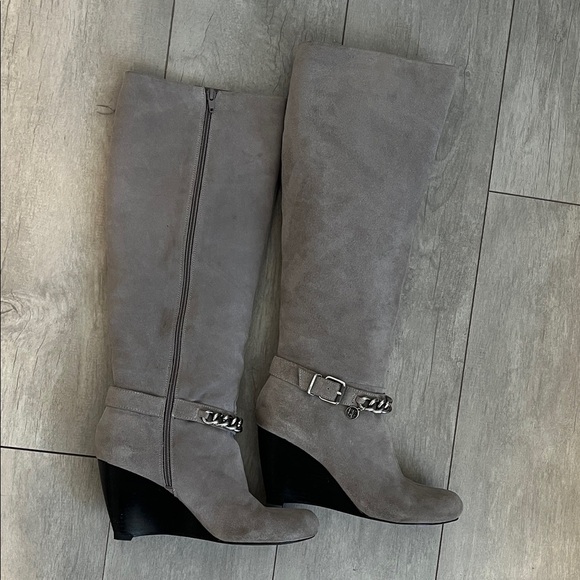 BCBGeneration Merryl Grey Taupe Knee High Suede Wedge Boots, Size 8.5 - Picture 5 of 11